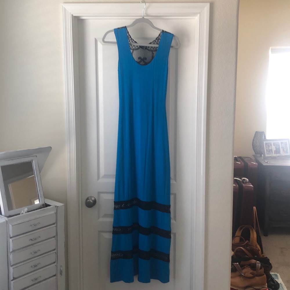 Bebe maxi dress